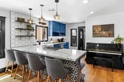Mid-City LA Stay w/ Parking and Outdoor Space