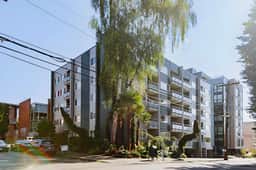 Bright Condo w/ City Views in Prime Location