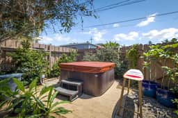 Bay Park 3BR Home w/ Hot Tub Short Drive to Beach
