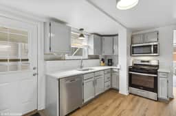 First-Floor Flat in Central Ottawa