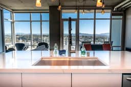 Downtown Condo w/ Views & Walk to Gaslamp