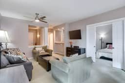 Waterfront 2BR Condo, Walk to Pike Place, Aquarium