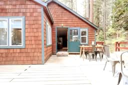 Charming Kings Beach Cabin, Hot Tub, Walk to Lake