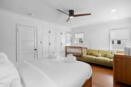 Charming Traditional Westwood 3BR Beautiful Garden