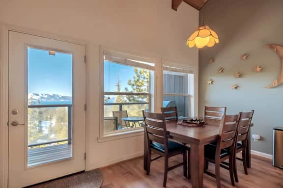 Rare Heavenly 2BR*Lake Views*Shuttle Access*Dog OK