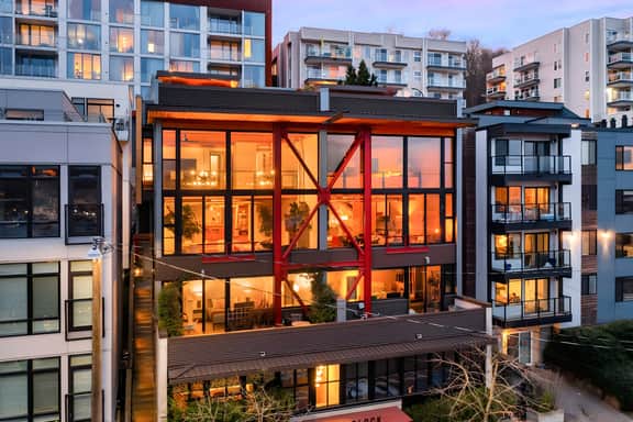 Modern Townhome Private Rooftop Lake Union Views