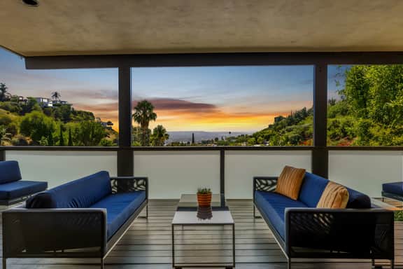 The Bird Streets Mid-Century Retreat Views & Pool