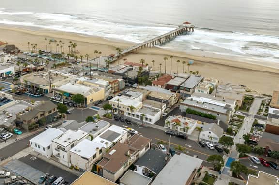 Stylish Manhattan Beach Home with Ocean Deck