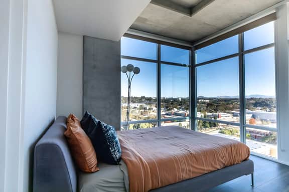 Downtown Condo w/ Views & Walk to Gaslamp