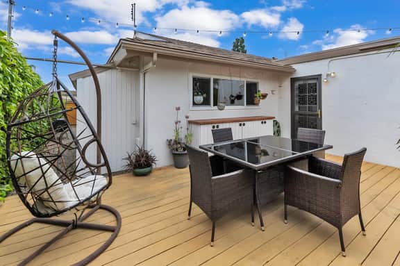 Light-Filled 3BR w/ Hot Tub, Garden & Prime Locale