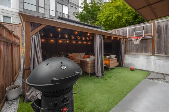 City View Modern Fremont Townhome Backyard Rooftop