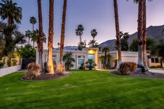 Relax in Palm Springs Pool, Spa, EV Charger, Views