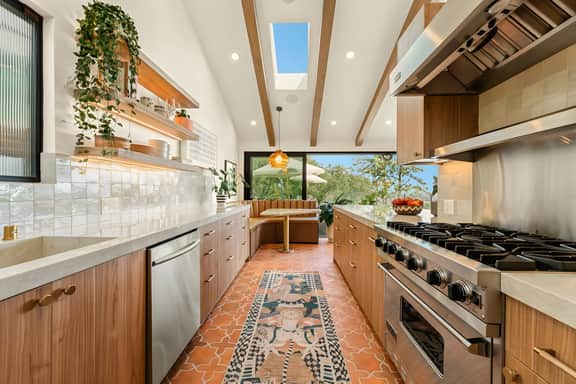Modern Luxury Retreat w/ Pool Spa & Stunning Views