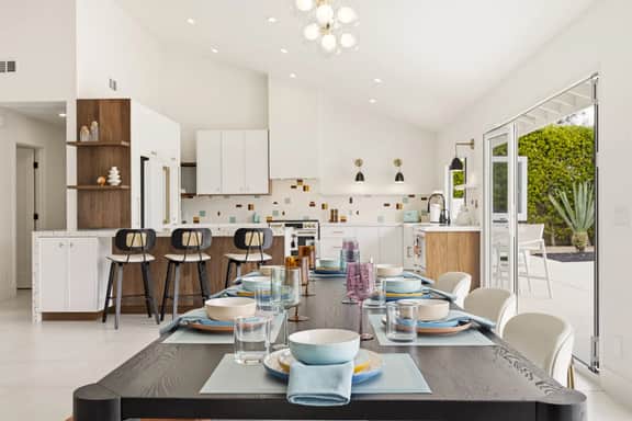 Palm Springs Oasis: Pool, Hot Tub & Mountain Views