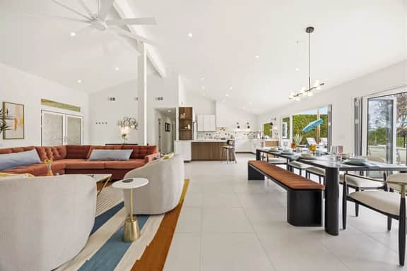 Palm Springs Oasis: Pool, Hot Tub & Mountain Views