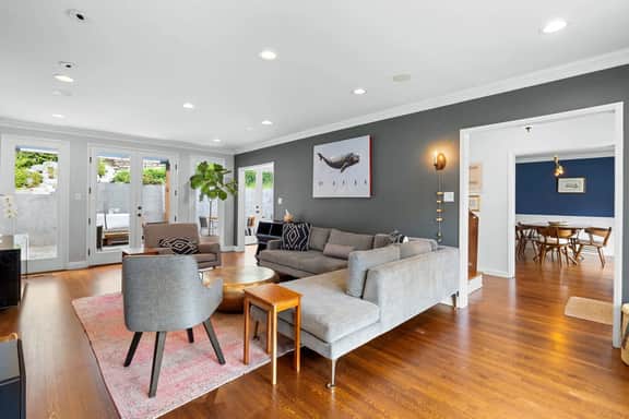 Charming Traditional Westwood 3BR Beautiful Garden - Image 5