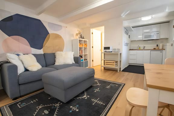 Walk to Palisades Tahoe from Cozy Studio