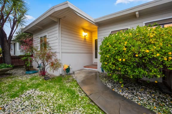 Quiet Menlo Park Home Near Stanford and Tech Hubs