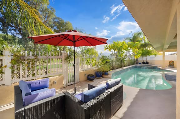 Private Pool, Spa, Den and Dogs OK in Palm Desert