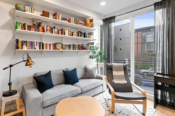 Modern Ravenna Townhouse – Walk to UW & Trails