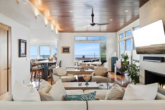 Stylish Manhattan Beach Home with Ocean Deck