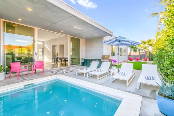 New Build! 5BR | LED Pool, Fire Pit, Views